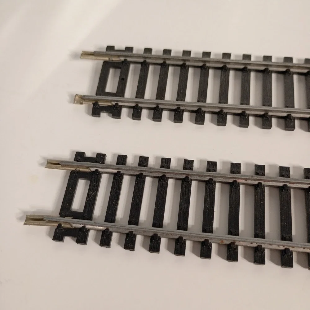 13 Feller Garnet‎ Italy HO Scale 18